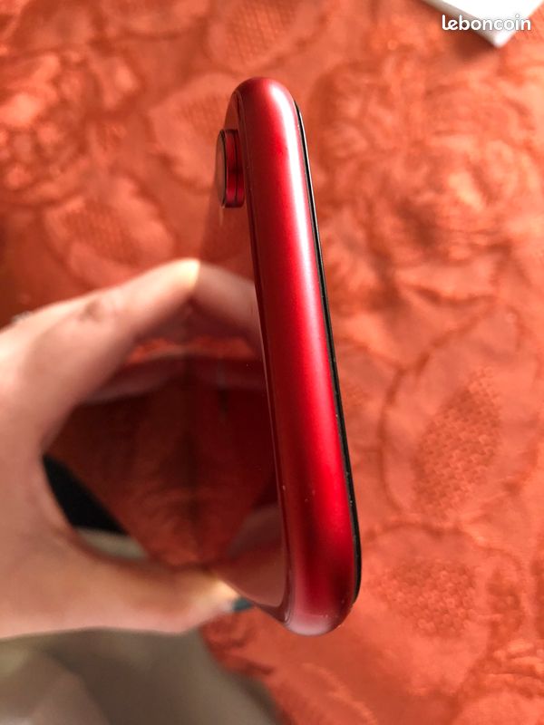 IPhone xr rouge 64 (image 3)