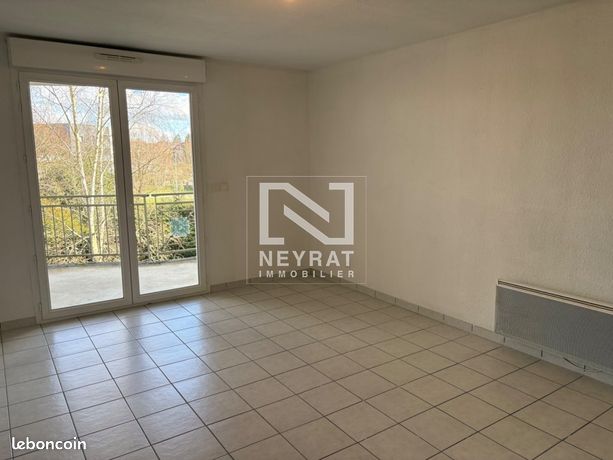 https://img.leboncoin.fr/api/v1/lbcpb1/images/69/af/2b/69af2bb120b328ee134e17bbf7b9058b189a040a.jpg?rule=ad-image