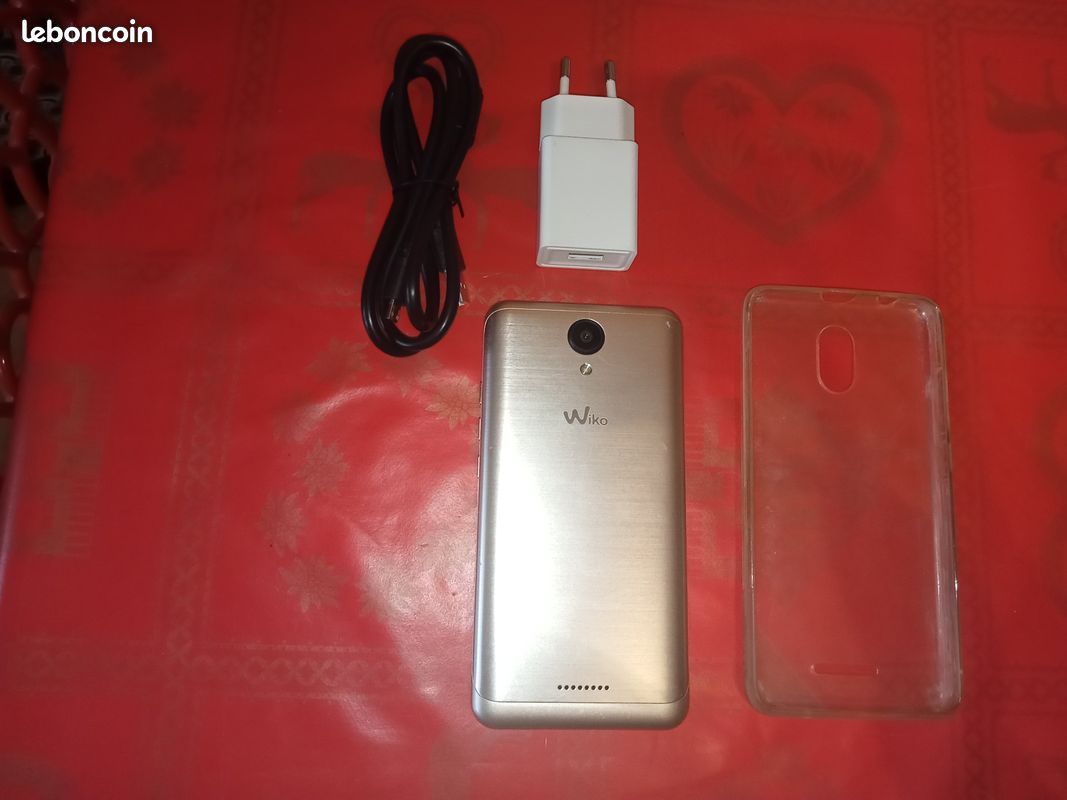 Portable Wiko état neuf j'offre la coque (image 1)