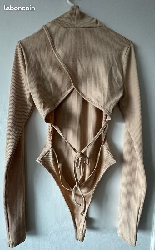 Body sexy Na-kd neuf beige S/M (image 1)