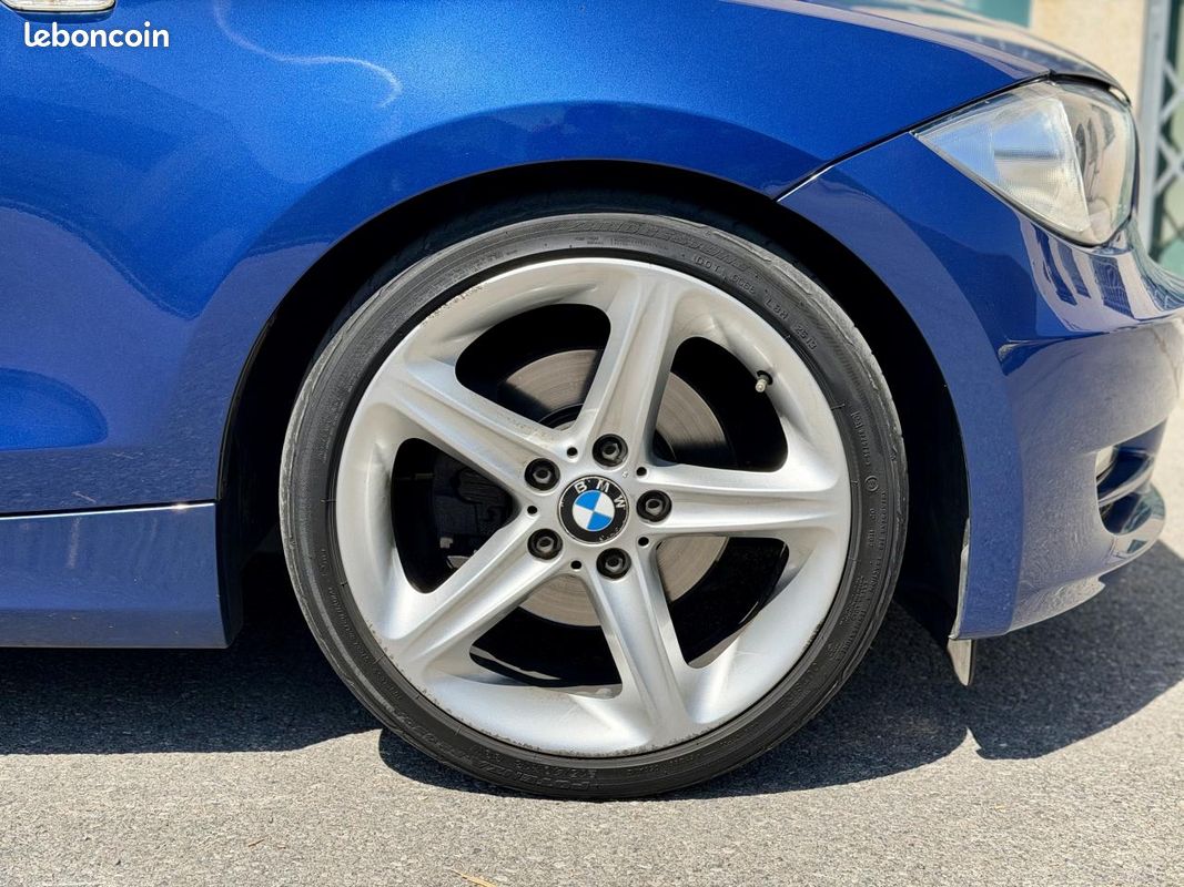 BMW SéRIE 1 COUPé 125i 3.0L 6 cylindres - Boîte manuelle - Montego Blue (image 31)