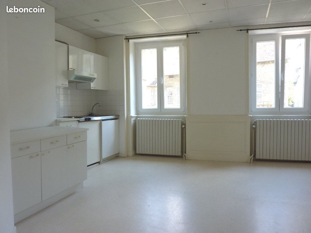 Appartement 1 pièce 26 m² · à Poligny · 26 m² · 350 €/mois