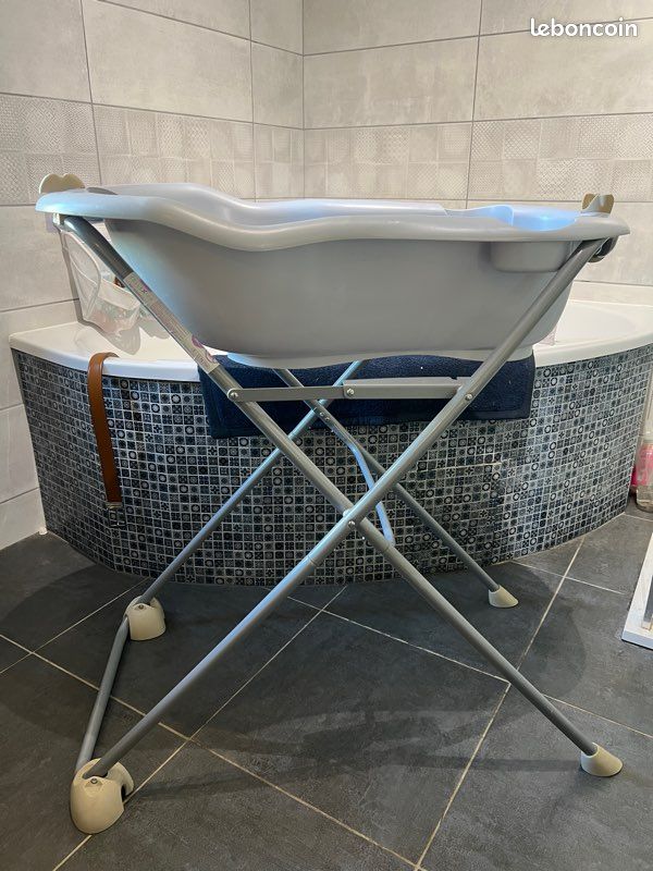 Baignoire bébé sur pied (image 1)