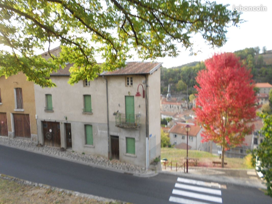 Maison 3 pièces 71 m² · à Olliergues · 71 m² · 20 000 €