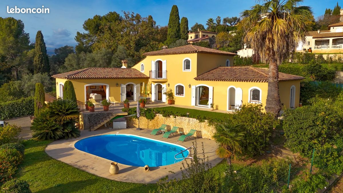 Maison 7 pièces 275 m² · à Cagnes-sur-Mer · 275 m² · 1 890 000 €