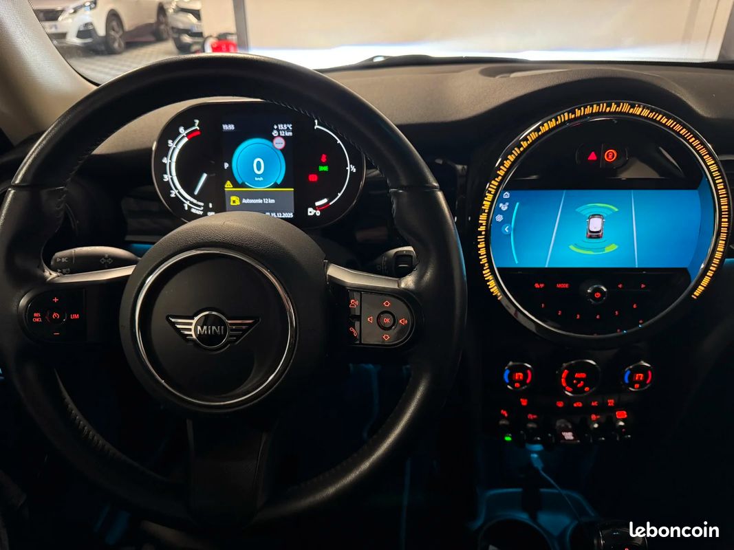 MINI HATCH 3 PORTES F56 LCI II Cooper 136 ch BVA7 Edition Camden (image 14)