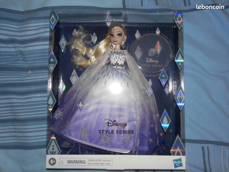Poupée Barbie Hasbro mannequin Disney style séries Elsa La reine