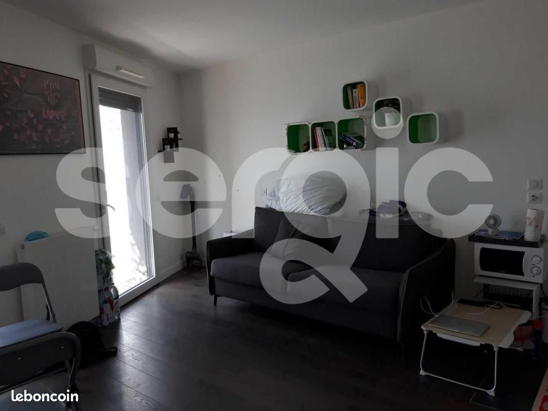 Appartement 1 pièce 28 m² · à Issy-les-Moulineaux · 28 m² · 1 025 €