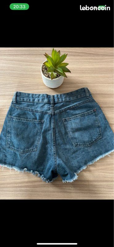 Short Femme Jennyfer Taille M, Multicolore - 96% Polyester, 4% élasthanne - Occasion Très Peu Utilisée, Très Bon état