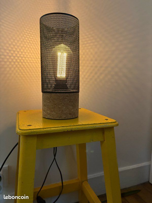 Lampe de bureau design (image 4)