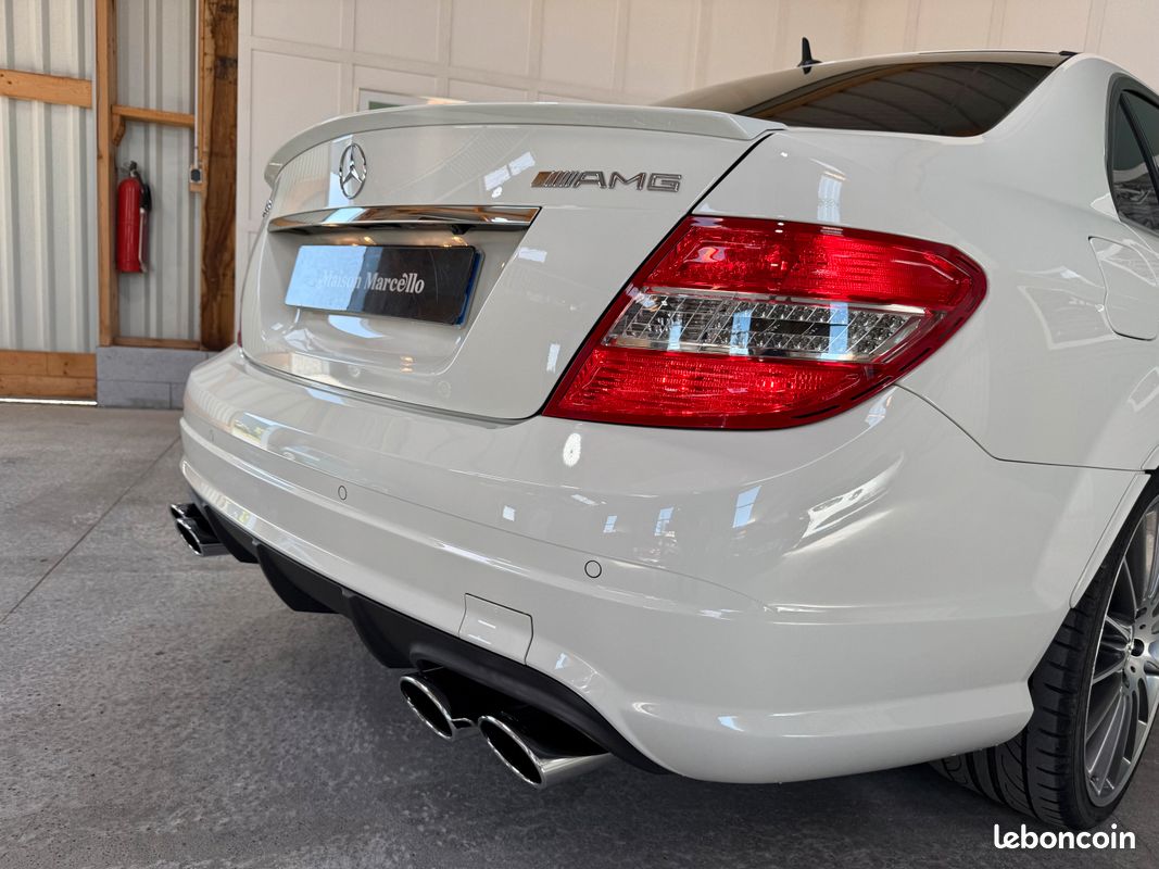Mercedes C63 AMG 457ch / Pack performance / Toit ouvrant / Caméra / Sièges chauffants (image 7)