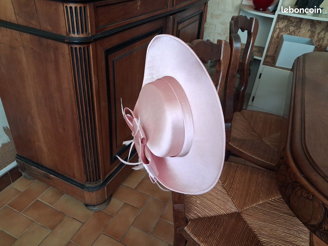 Chapeau rosé élégant (image 4)