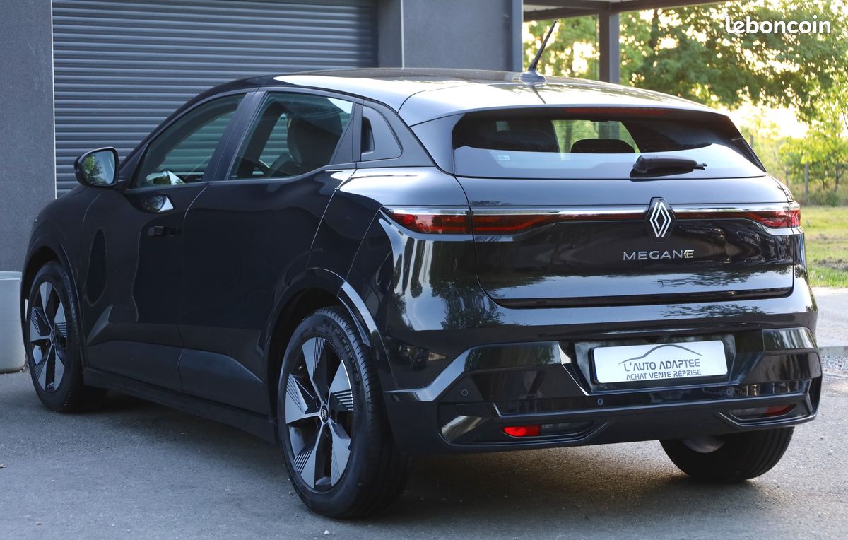 Renault Megane V E-Tech EV60 220 Equilibre super charge +1ère Main +Faible kilométrage (image 4)
