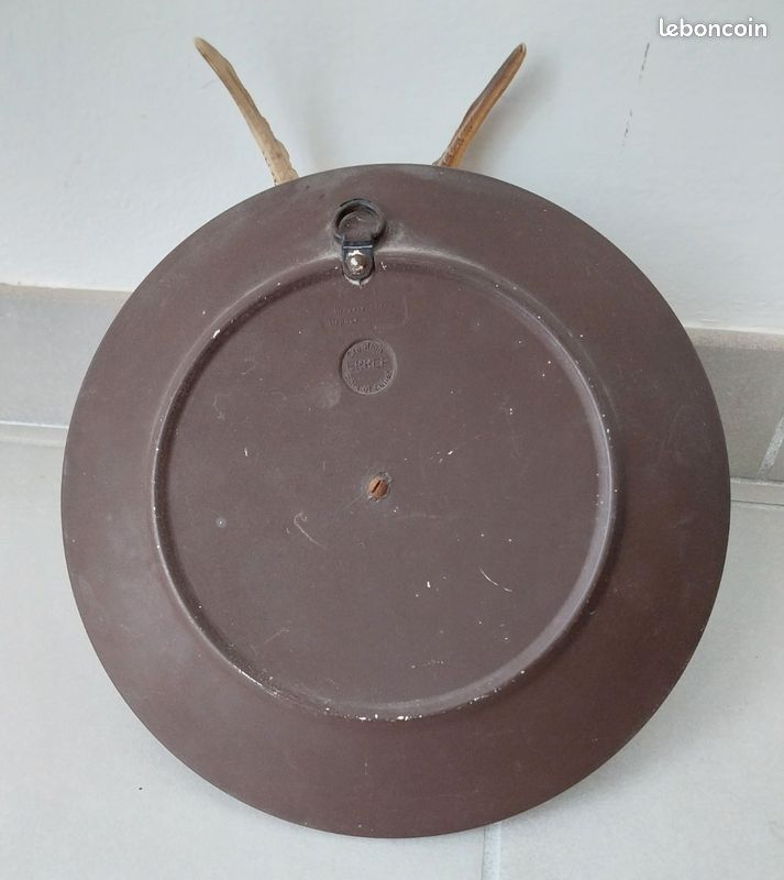Baromètre vintage - tête en plastique de chèvre de montagne / bouquetin - fabriqué en France - Canada Baromètre vintage - tête en plastique de chèvre de montagne / bouquetin - fabriqué en France - Canada
