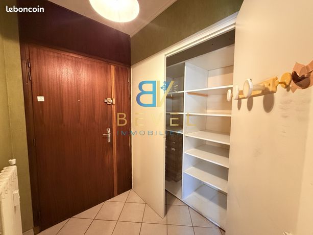 https://img.leboncoin.fr/api/v1/lbcpb1/images/69/be/08/69be0896e88f0e9c94de21eb6b5c348c1e04e034.jpg?rule=ad-image