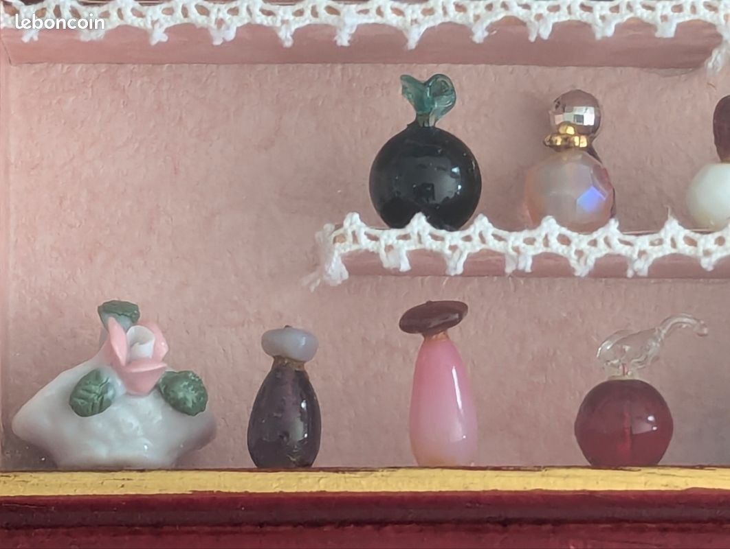 Vitrine miniature thème parfum (image 3)