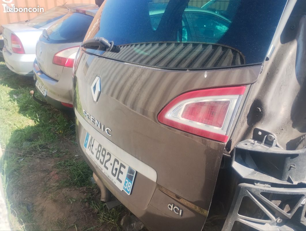 Renault Scenic hayon (image 1)