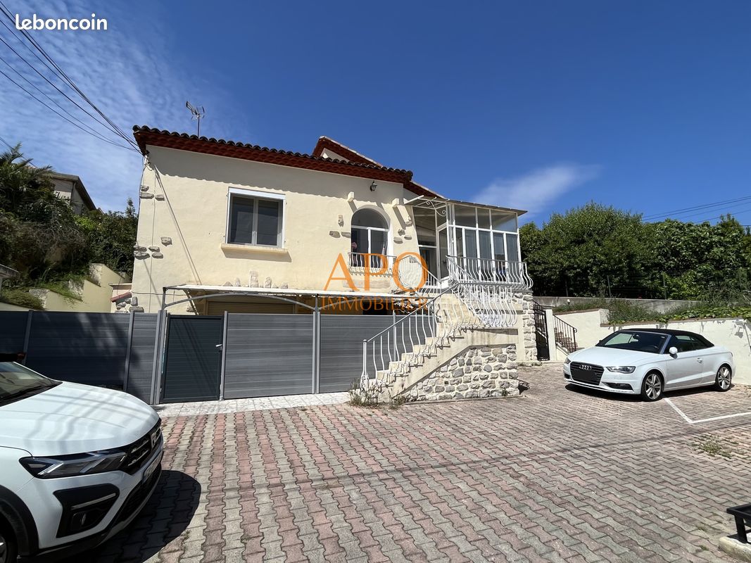 Immeuble 12 pièces 257 m² · à Marseille · 257 m² · 596 000 €