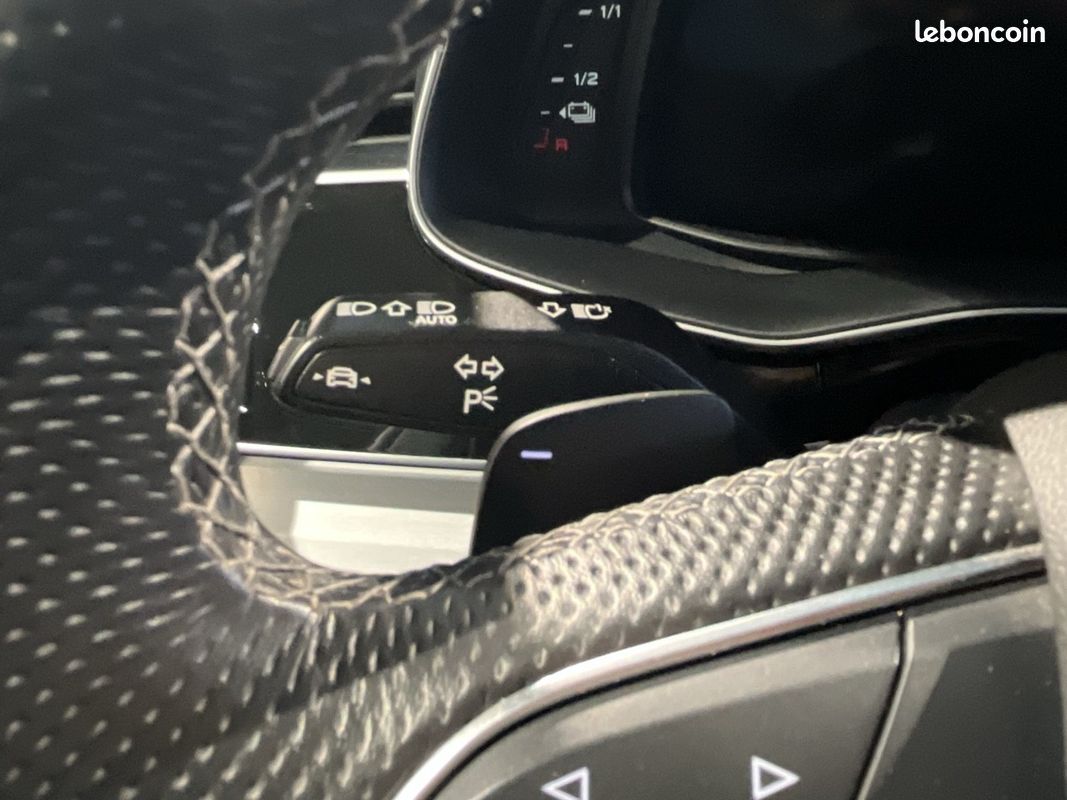 AUDI Q8 55 TFSI e 381 Tiptronic 8 Quattro S line (image 30)