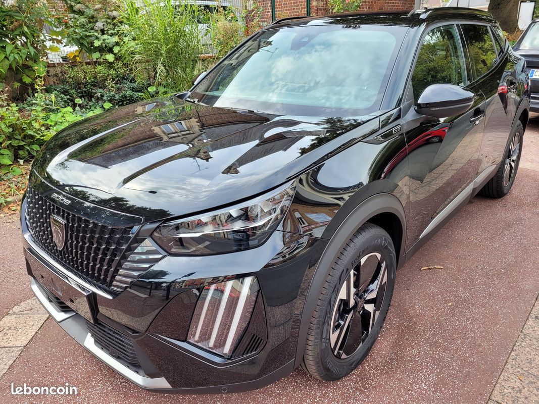 PEUGEOT 2008 GT 1.2 HYBRID 145cv eDCS6 (image 4)