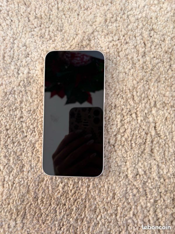 IPhone 13 rose Gold (image 1)