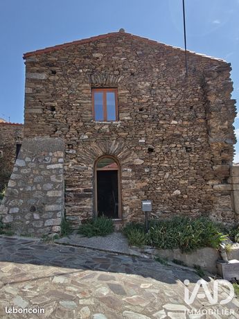 Chateau 5 pièces 184 m²