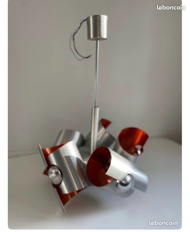 Lustre années 70 (image 1)
