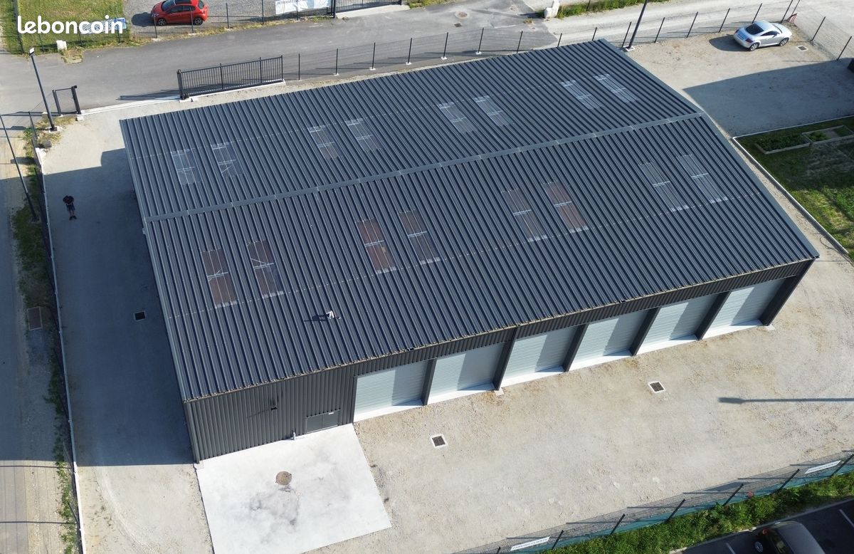 Parking 60 m² · à La Regrippière · 60 m² · 360 €/mois