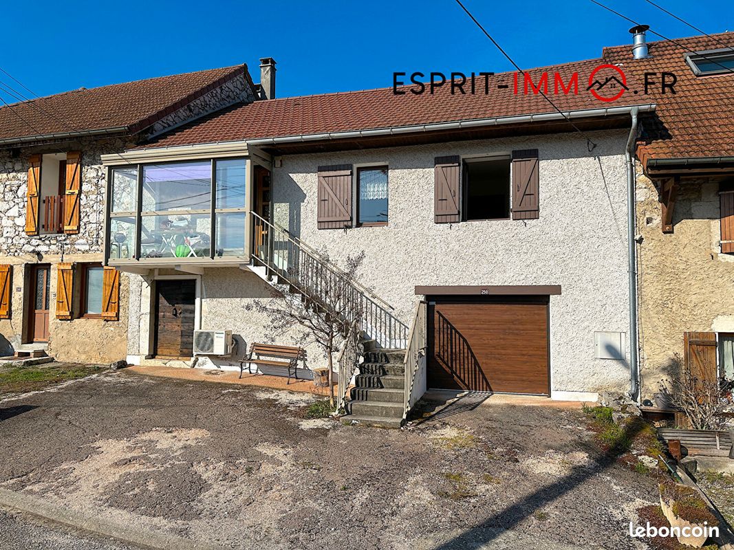 Maison 3 pièces 67 m² · à Saint-Pierre-de-Curtille · 67 m² · 207 000 €
