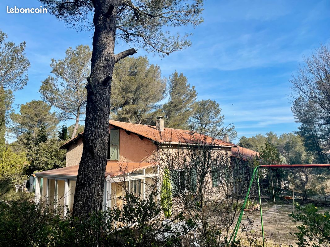 Maison 10 pièces 195 m² · à Fuveau · 195 m² · 645 000 €