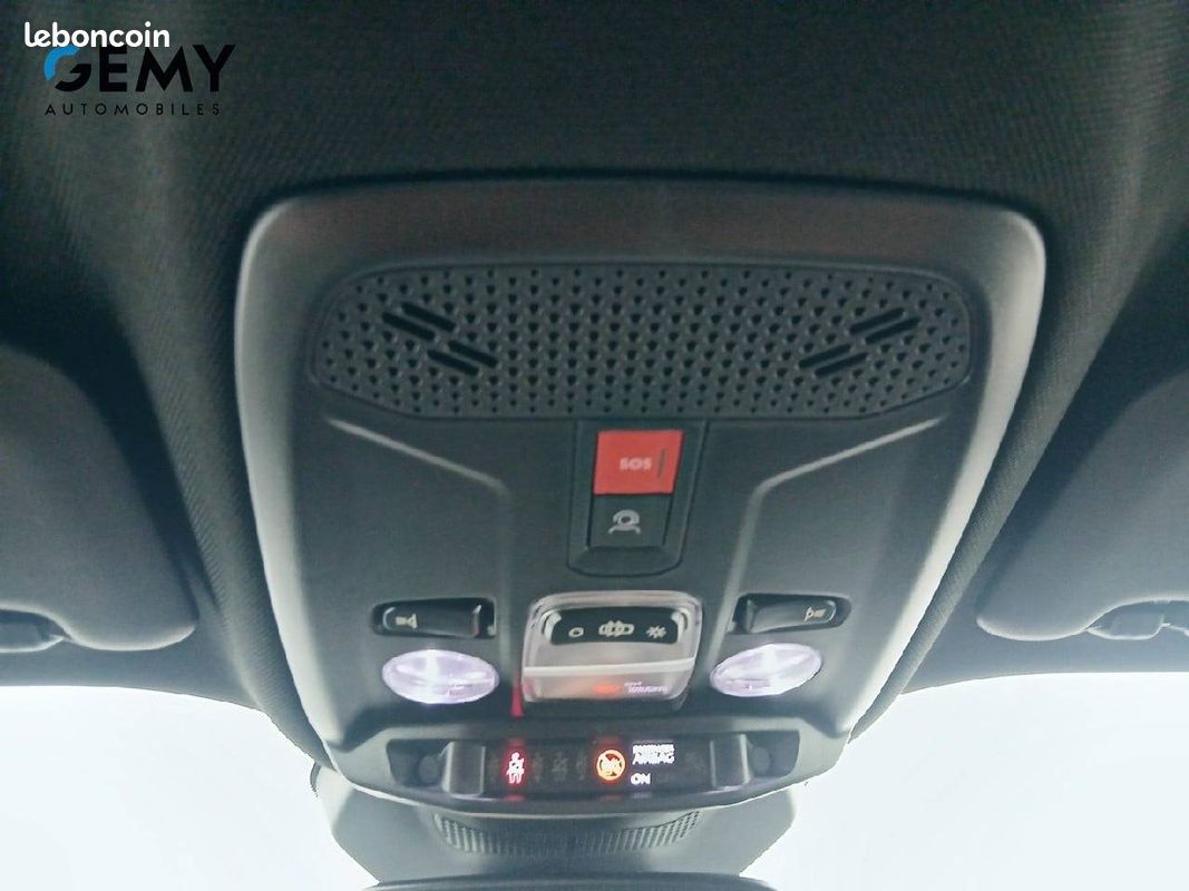 PEUGEOT 2008 Hybrid 145 e-DCS6 Allure (image 20)