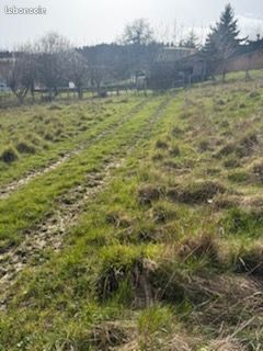 Terrain 1566 m² · à Échalas · 230 000 €