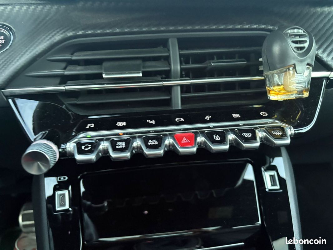 Peugeot 208 GT Line (image 6)