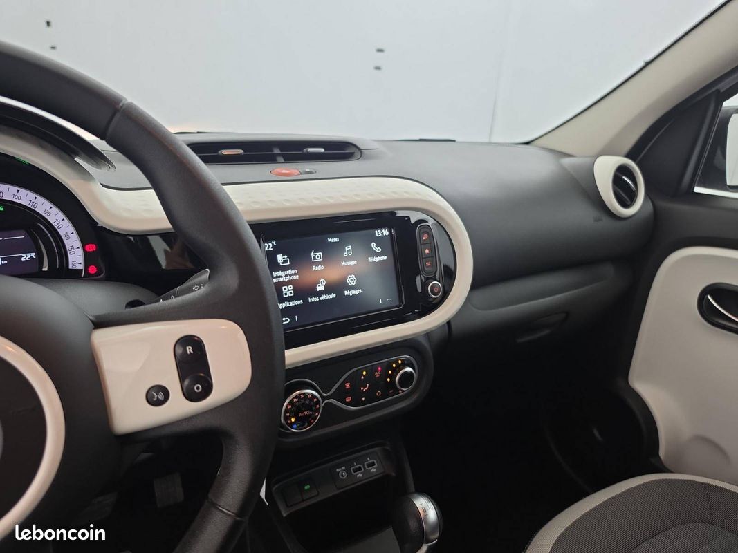 RENAULT Twingo III E-Tech Equilibre (image 12)