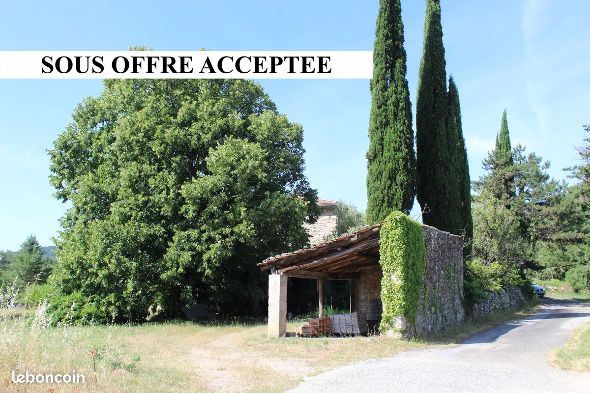 Maison 5 pièces 245 m² · à Rocher · 245 m² · 235 000 €