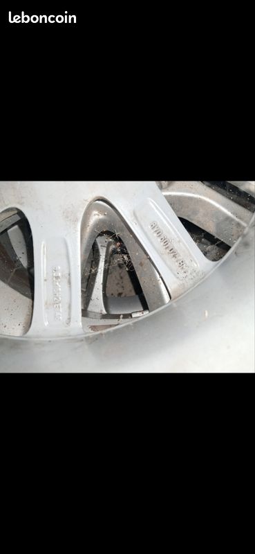 3 jantes audi A1 16 pouces (image 2)
