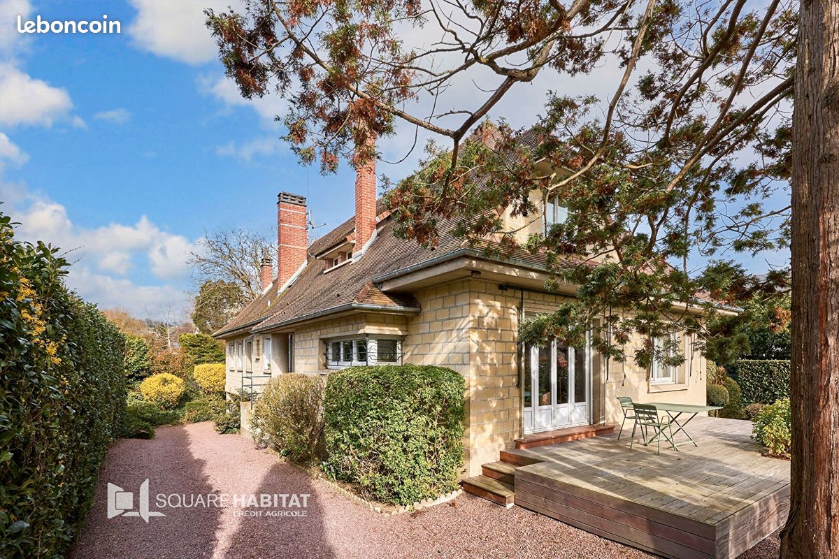 Maison 10 pièces 242 m² · à Condé-en-Normandie · 242 m² · 349 000 €