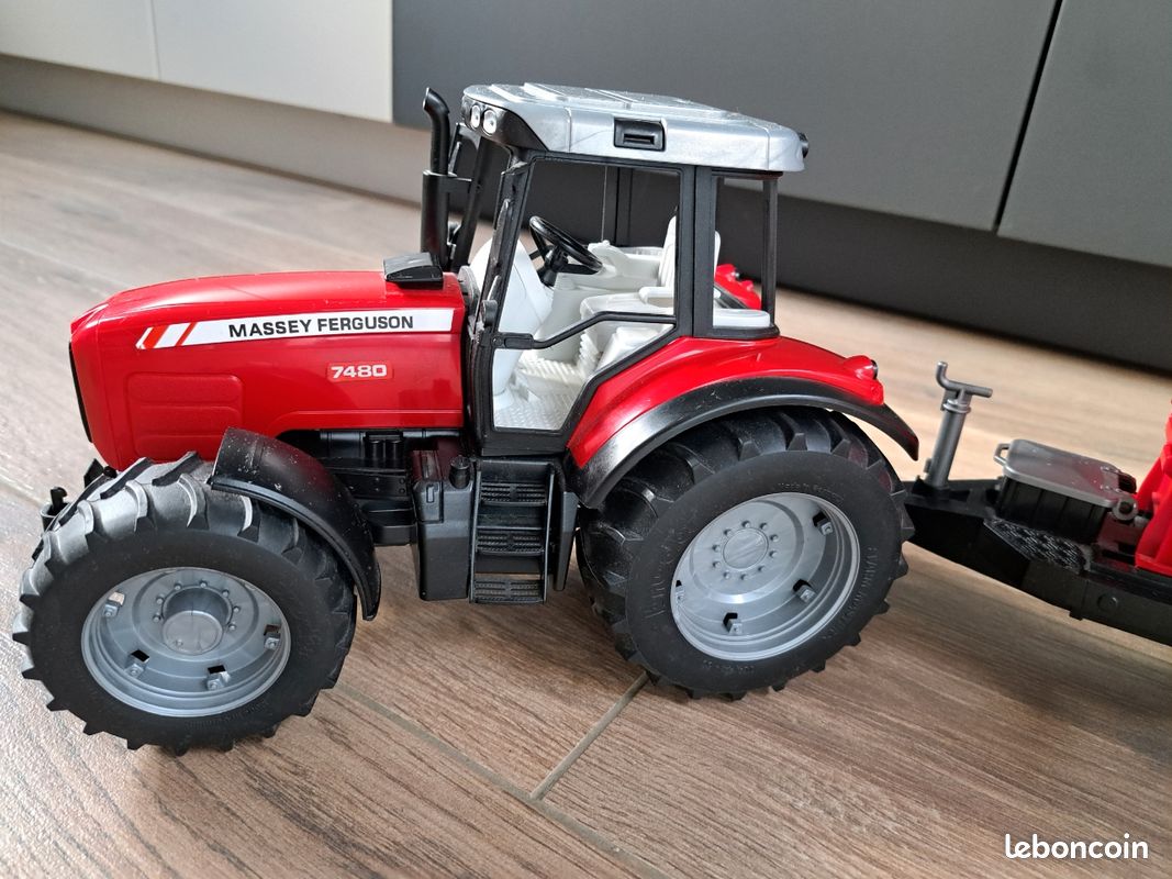 Tracteur massey ferguson avec remorque forestière (image 2)