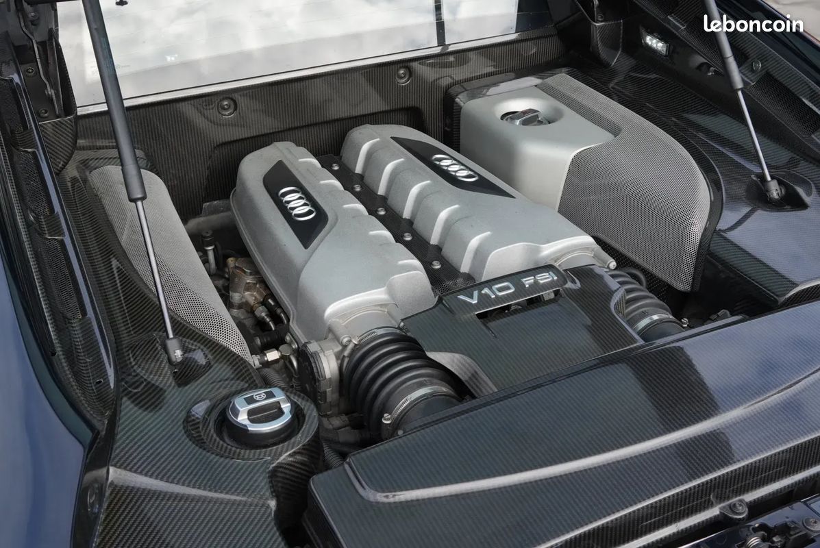 Audi R8 5.2 V10 FSI 525ch R tronic 6 - Suivi d'entretien / HiFi Bang&Olufsen / Caméra de recul / Pack Carbone / Maintien de charge (image 36)