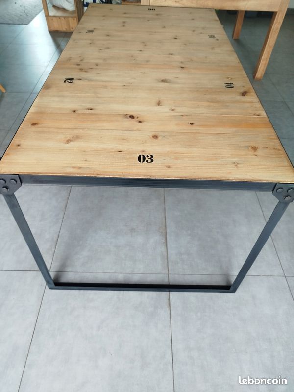 Table industrielle (image 1)