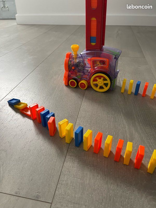 Domino Train (image 5)