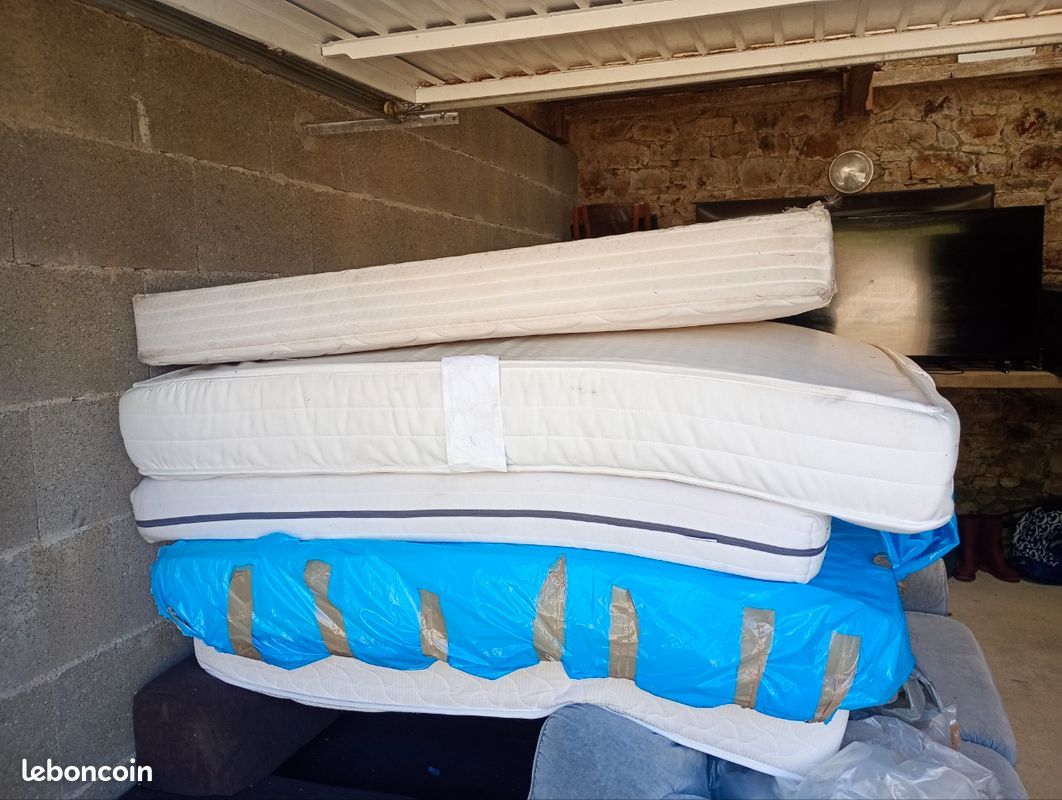 Meubles a vendre matelas, table et canapés (image 6)