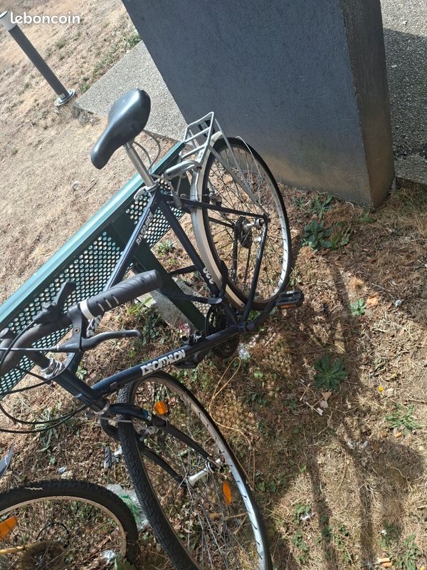 Vélo Decathlon Riverside 320 POUR PIÈCES (Cadre HS suite accident) (image 2)