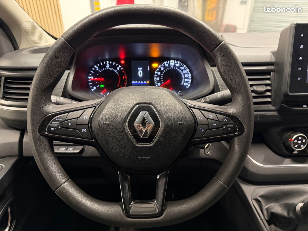 RENAULT TRAFIC VU FOURGON 2.0 BLUEDCI 130 28 L2H1 TVA RECUPERABLe (image 11)