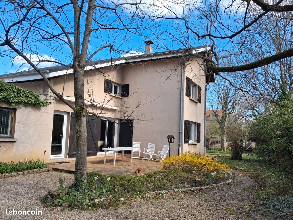 Maison 8 pièces 150 m² · à Saint-Chamond · 150 m² · 390 000 €