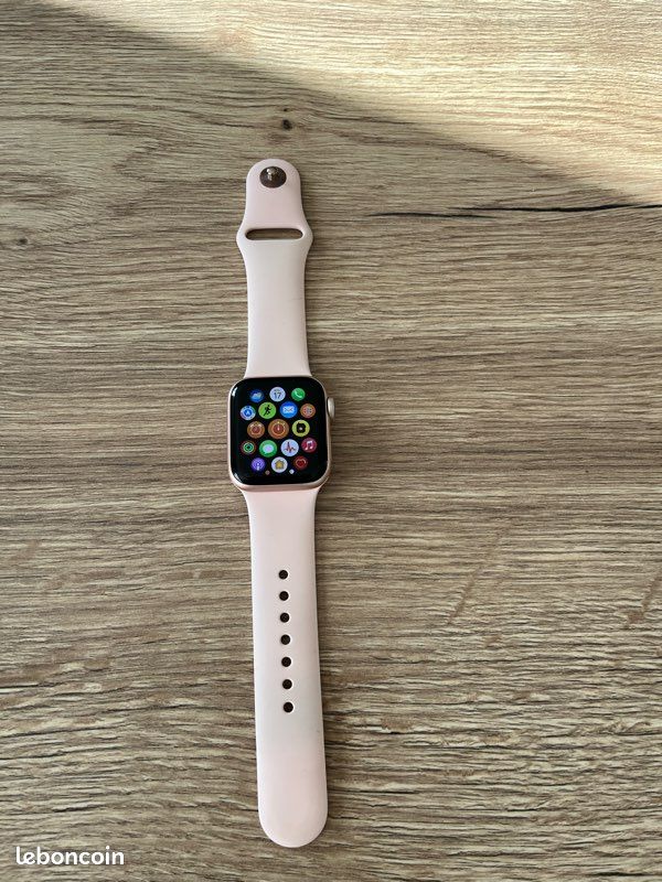 Apple watch (image 1)