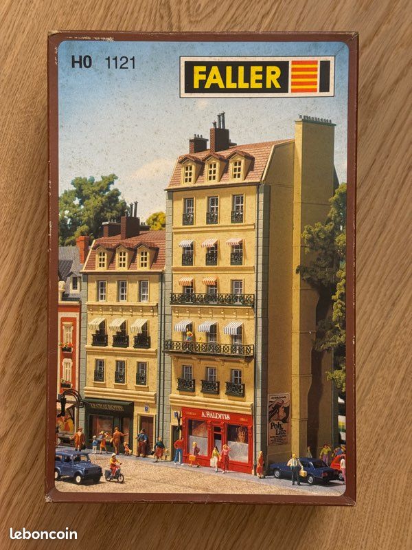 FALLER Maquette d'immeuble parisien HO - Modélisme