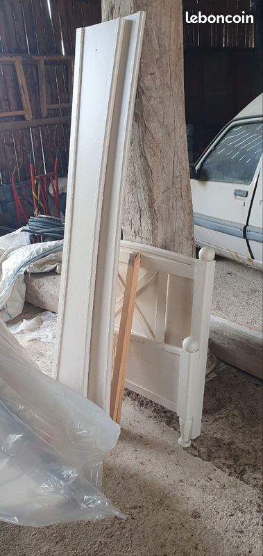 Lit 1 personne avec sommier à rénover par un coup de peinture (image 1)
