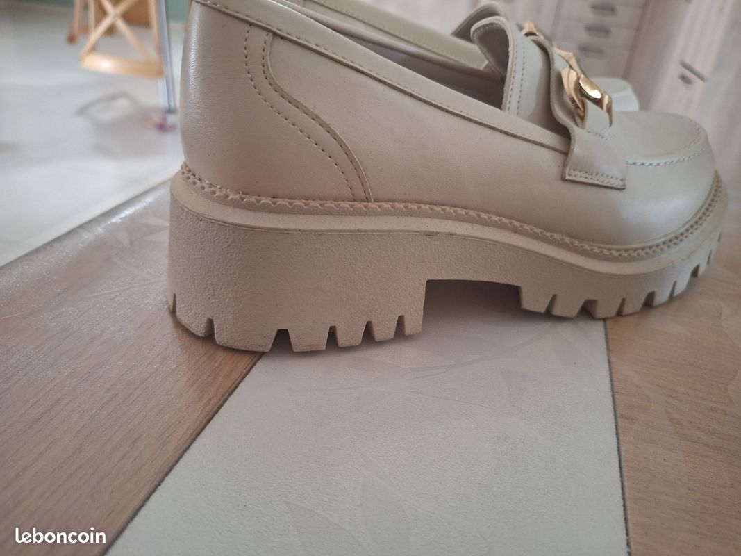 Chaussures T 39 (image 2)