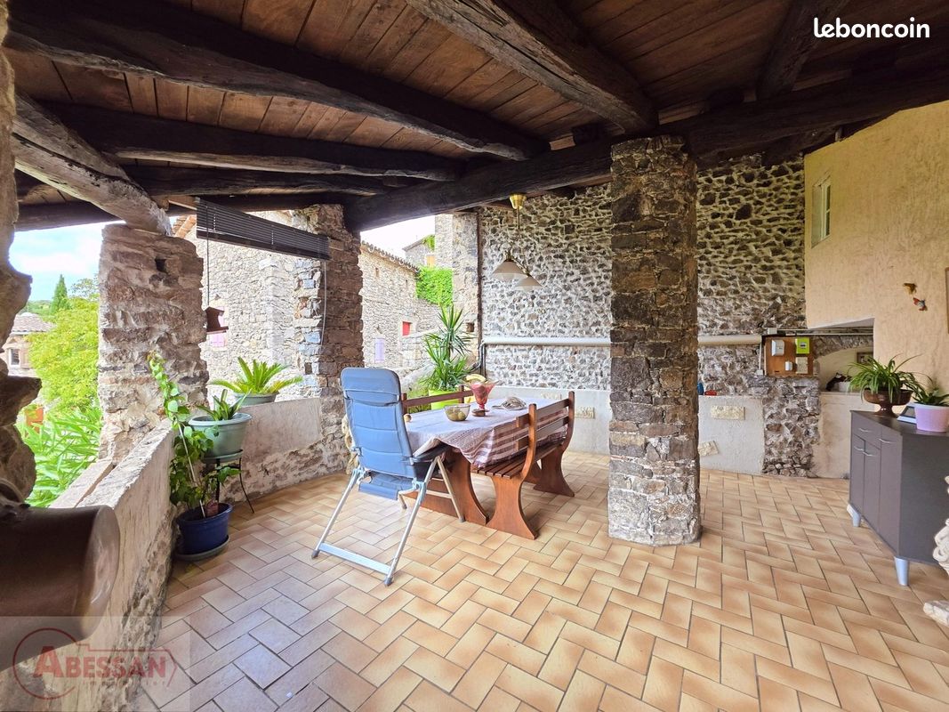 Maison 5 pièces 107 m² · à Mialet · 107 m² · 212 000 €